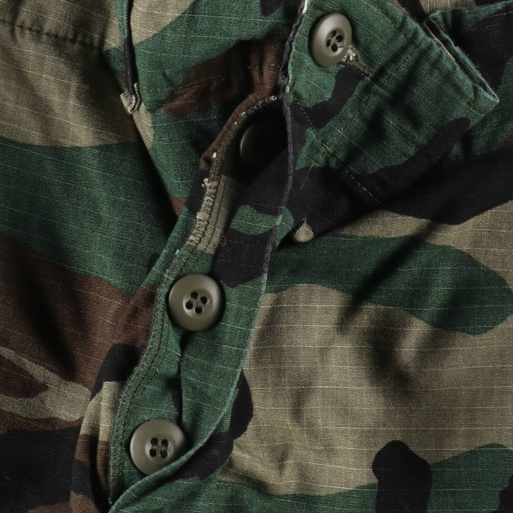 Civilian-made camouflage pattern woodland camo ripstop military cargo pants, made in the USA, men's size W32 equivalent. cotton Khaki type Vintage Second Hand