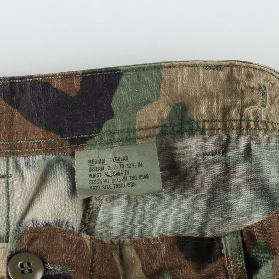 90'S US Military Woodland Camo Ripstop Military Cargo Pants, Combat Pants, Made in USA, Size Medium-Regular Nylon Khaki type Vintage Second Hand