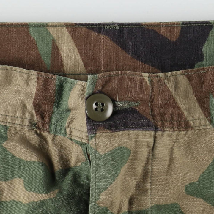 90'S US Military Woodland Camo Ripstop Military Cargo Pants, Combat Pants, Made in USA, Size Medium-Regular Nylon Khaki type Vintage Second Hand