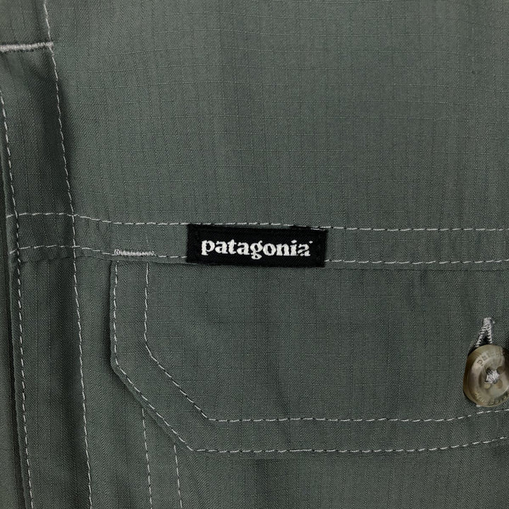 Patagonia 54234SP17 Concealed Button-Down Short-Sleeve Polyester Shirt, Men's Size L (approx.) polyester Khaki type Vintage Second Hand