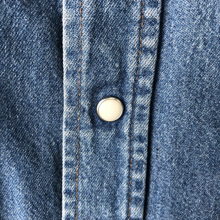 Wrangler Long Sleeve Denim Western Shirt, Men's Size Medium cotton blue type Vintage Second Hand