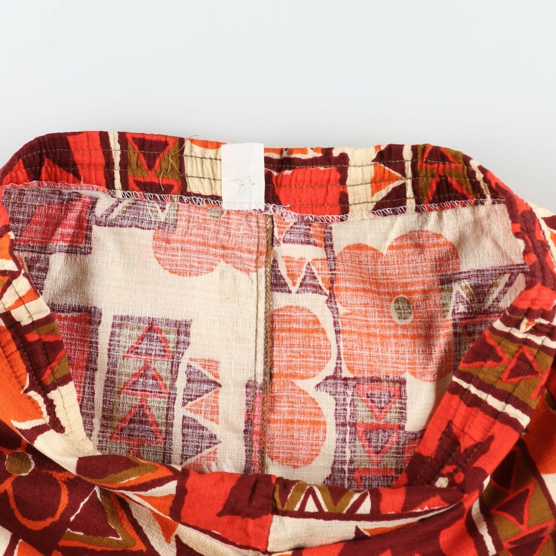 All-over print swim shorts, made in the USA, women's size M equivalent. cotton red type Vintage Second Hand