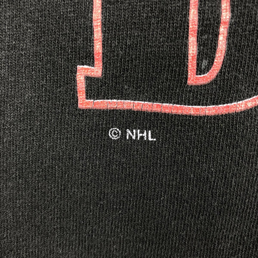 90'S Starter NHL New Jersey Devils American flag print sports t-shirt, made in USA, men's size XL equivalent, vintage. cotton black type Vintage Second Hand