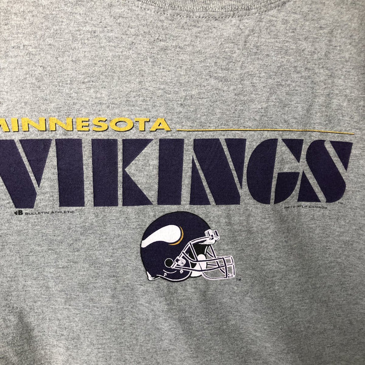 90'S Bulletin Athletic NFL Minnesota Vikings sports print T-shirt, Made in Canada, Men's size L equivalent, Vintage unclear gray type Vintage Second Hand