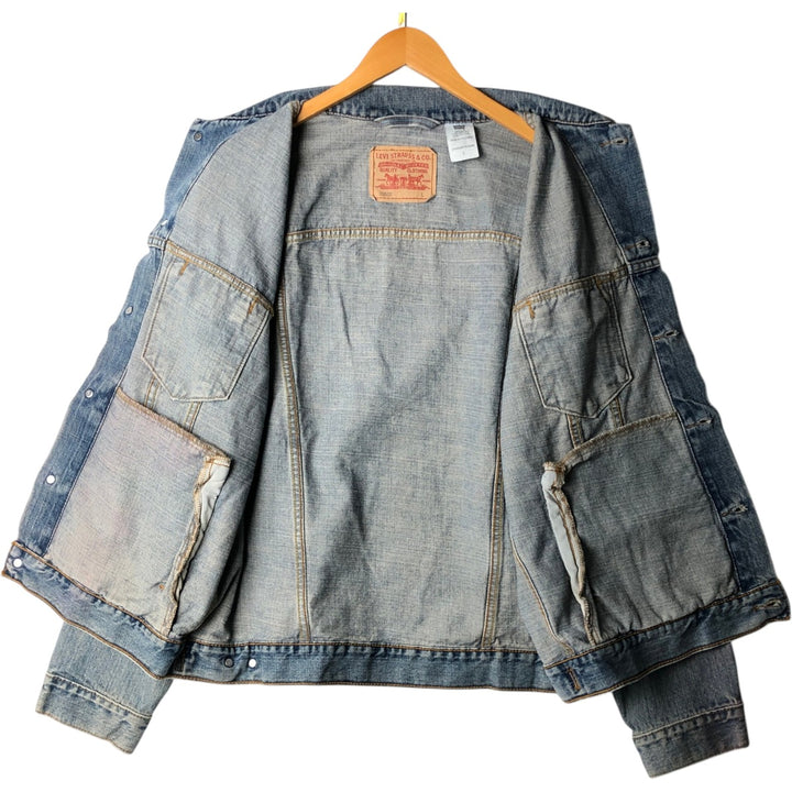 00'S Levi's denim jacket, denim jacket, men's size L cotton blue type Vintage Second Hand
