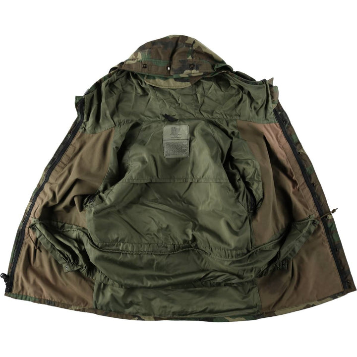 Bargain Price (with minor imperfections): 1990'S US Military Issue Woodland Camo ECWCS 1st Generation Mid-Production Military Gore-Tex Parka, Made in USA, Small-Short Nylon Khaki type Vintage Second Hand