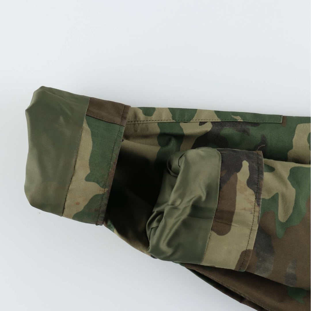 Bargain Price (with minor imperfections): 1990'S US Military Issue Woodland Camo ECWCS 1st Generation Mid-Production Military Gore-Tex Parka, Made in USA, Small-Short Nylon Khaki type Vintage Second Hand