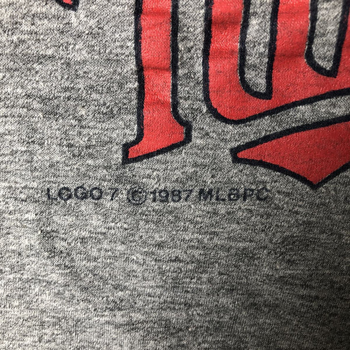 80'S Logo Seven MLB Minnesota Twins Sports Print T-Shirt, Made in USA, Men's Size M (approx.), Vintage polyester gray type Vintage Second Hand