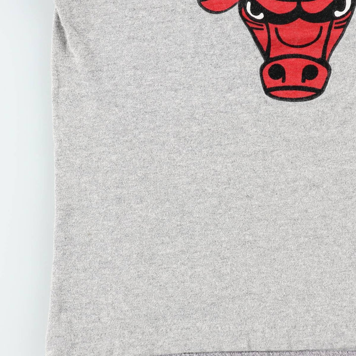 90'S Ravens NBA Chicago Bulls Logo Print T-Shirt, Made in Canada, Men's Size L (approx.), Vintage cotton gray type Vintage Second Hand