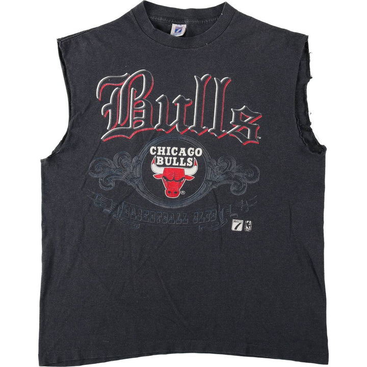 90'S Logo Seven NBA Chicago Bulls Border Pattern Cut-Off Sports Print T-Shirt, Made in USA, Men's XL equivalent. cotton Charcoal Vintage Second Hand