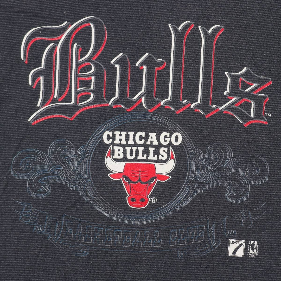 90'S Logo Seven NBA Chicago Bulls Border Pattern Cut-Off Sports Print T-Shirt, Made in USA, Men's XL equivalent. cotton Charcoal Vintage Second Hand
