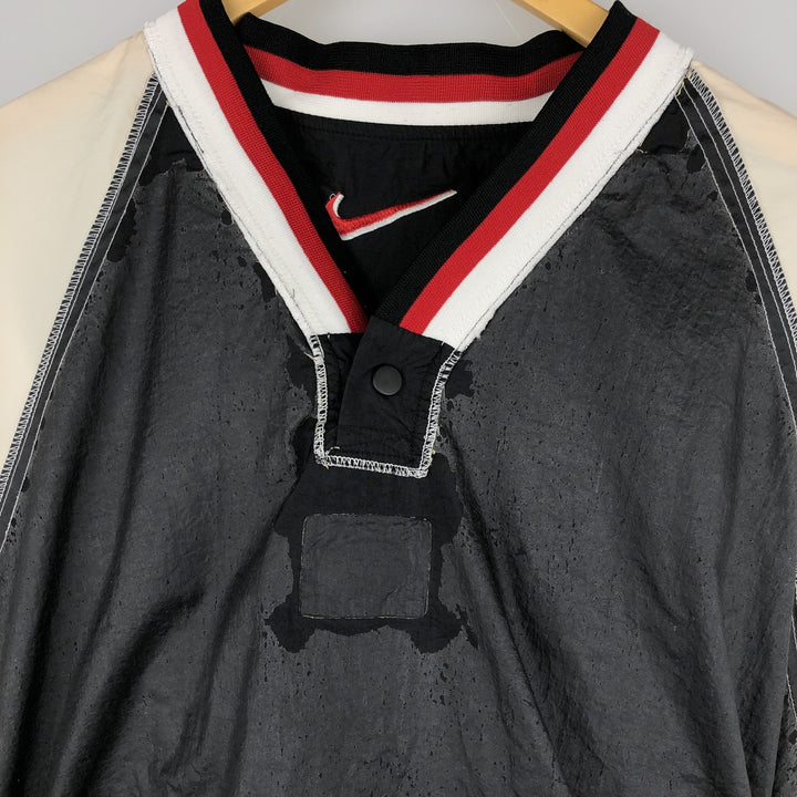 90'S Nike V-neck nylon pullover, men's size XXL equivalent, V-neck. Nylon black type Vintage Second Hand