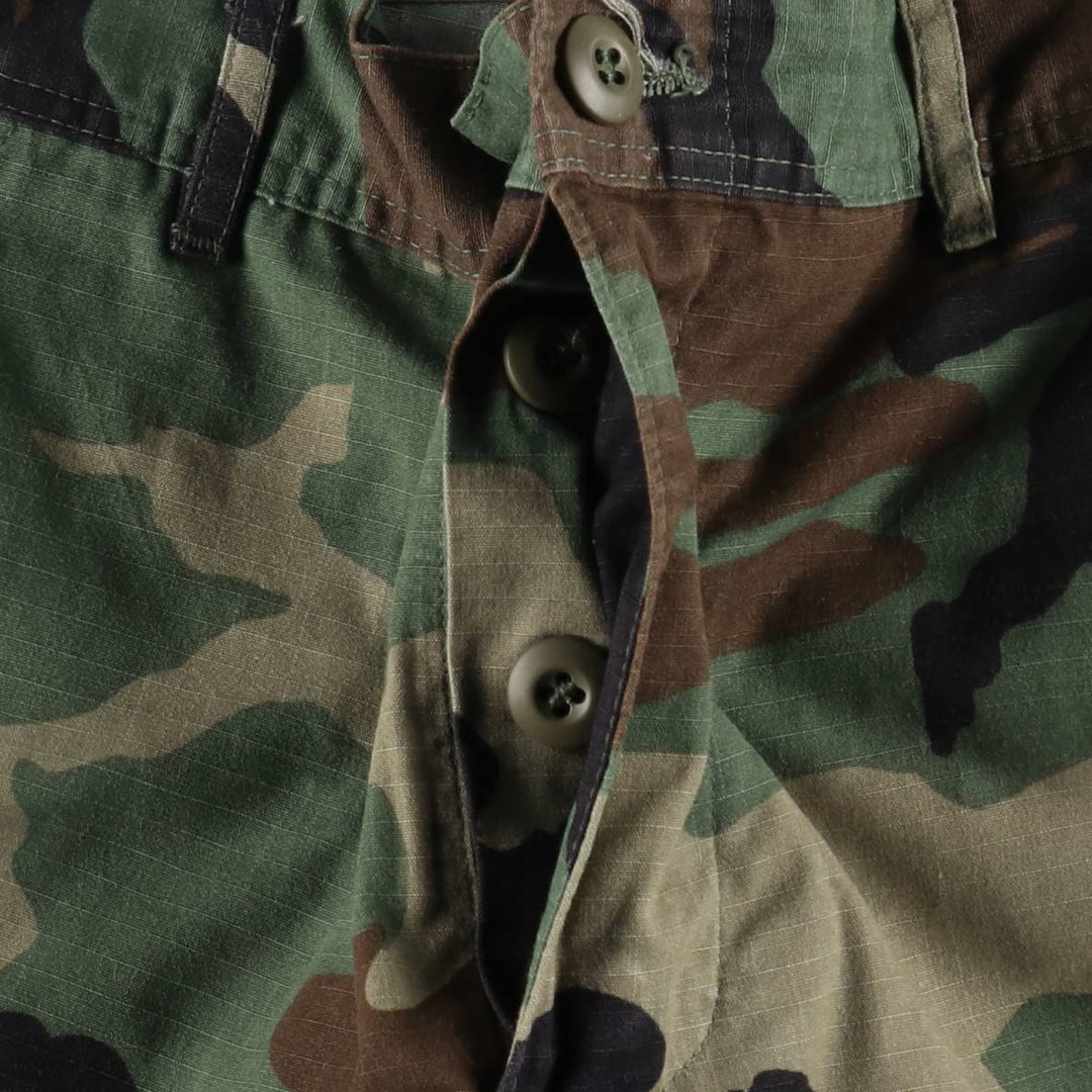2000'S US Military Issue Camouflage Pattern Woodland Camo Ripstop Military Cargo Pants Combat Pants Made in USA Men's W31 Nylon Khaki type sage green Vintage Second Hand