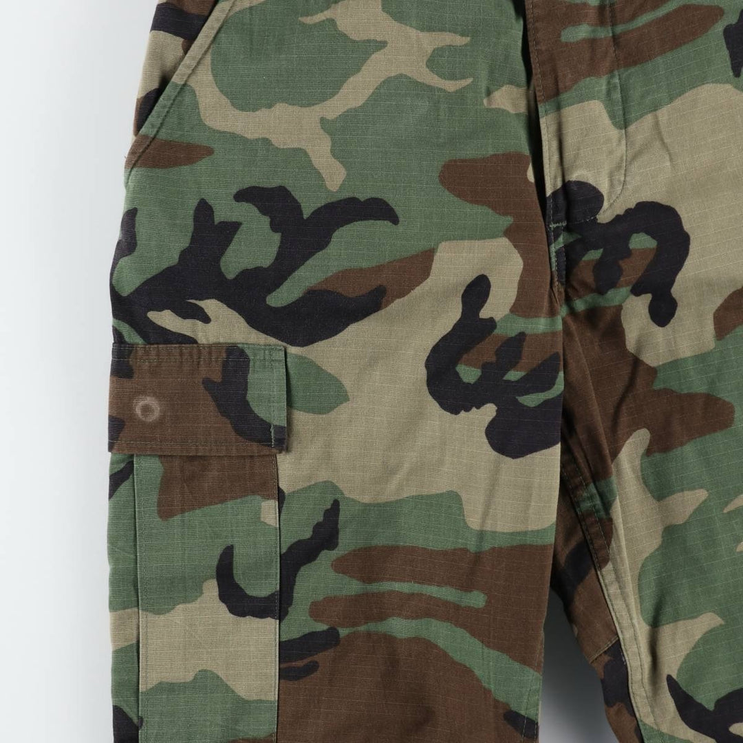 2000'S US Military Issue Camouflage Pattern Woodland Camo Ripstop Military Cargo Pants Combat Pants Made in USA Men's W31 Nylon Khaki type sage green Vintage Second Hand