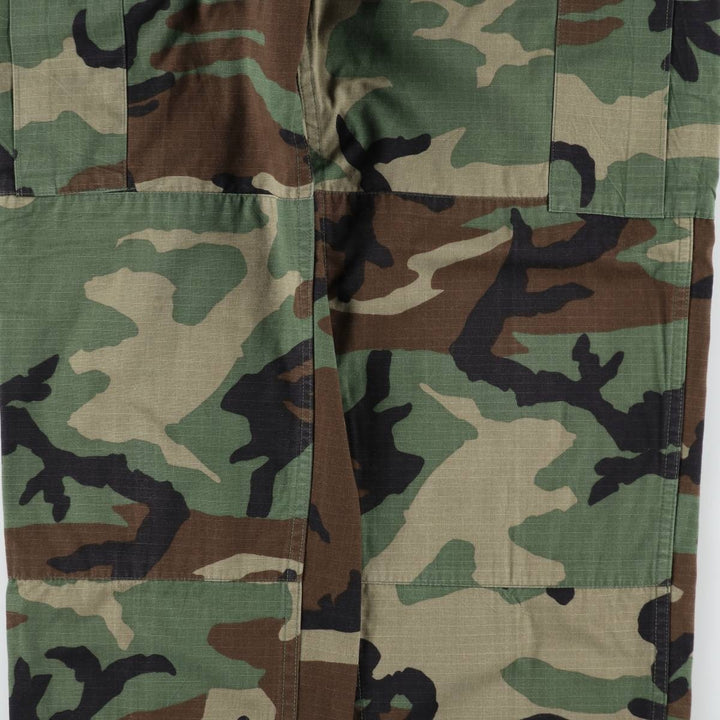 2000'S US Military Issue Camouflage Pattern Woodland Camo Ripstop Military Cargo Pants Combat Pants Made in USA Men's W31 Nylon Khaki type sage green Vintage Second Hand