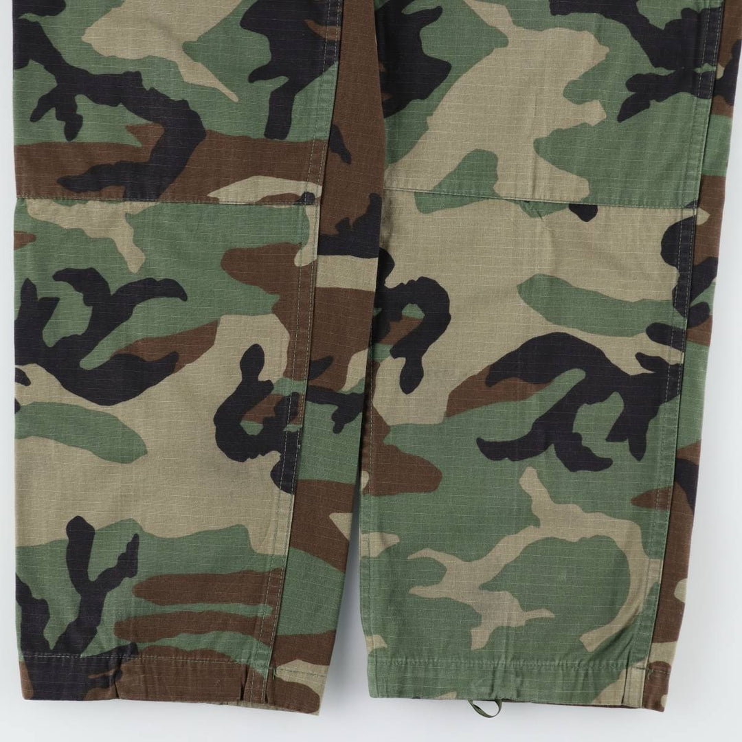 2000'S US Military Issue Camouflage Pattern Woodland Camo Ripstop Military Cargo Pants Combat Pants Made in USA Men's W31 Nylon Khaki type sage green Vintage Second Hand