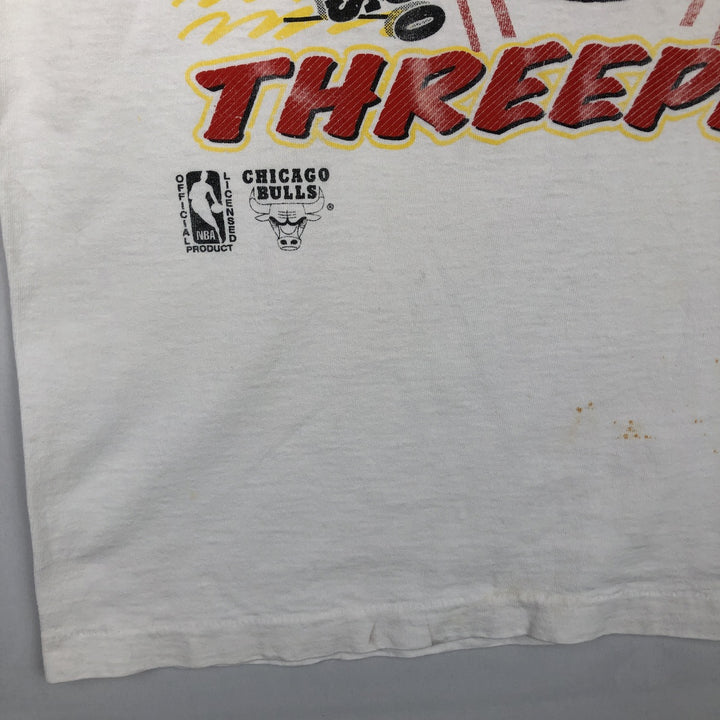 Fruit of the Loom NBA Chicago Bulls sports print T-shirt, Made in USA, Men's size L (approx.) cotton white type Vintage Second Hand