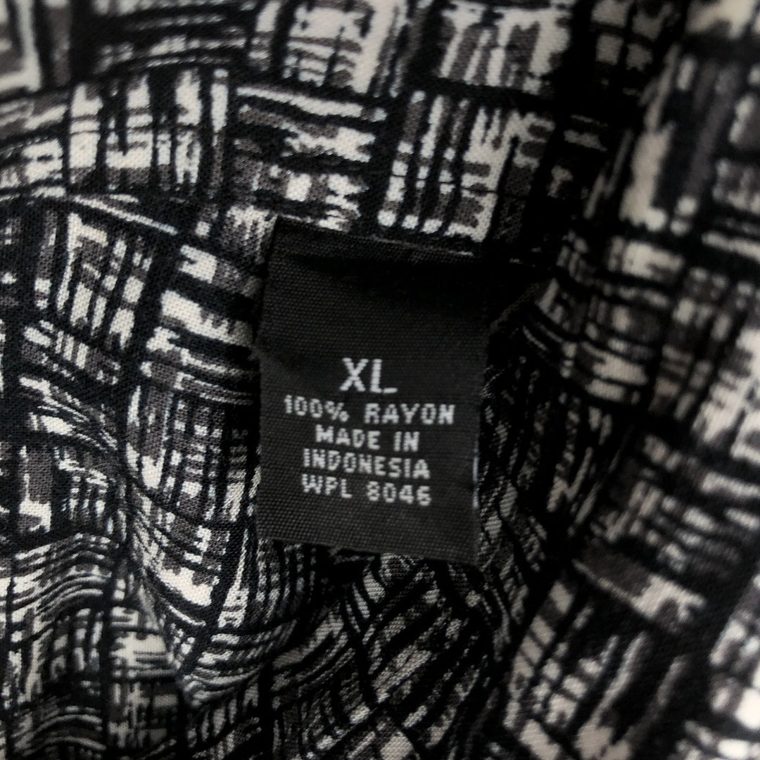 Alfani REEGULAR FIT All-over print short-sleeved rayon shirt, boxy fit, men's size XL. Rayon black type Vintage Second Hand