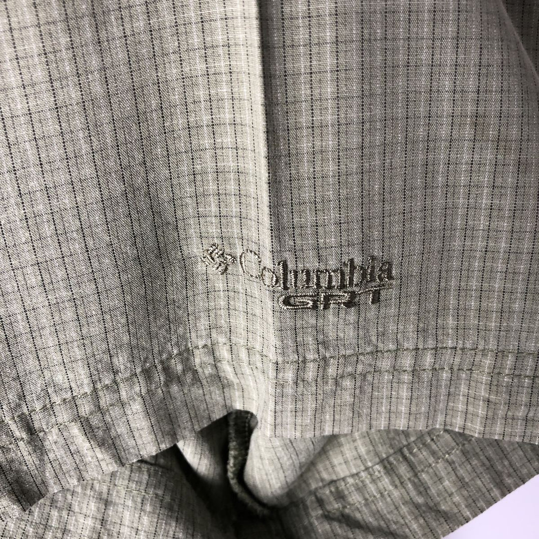 Columbia GRT Check Pattern Button-Down Short-Sleeve Viscose Shirt, Men's Size L (approx.) Viscose Khaki type sage green Vintage Second Hand