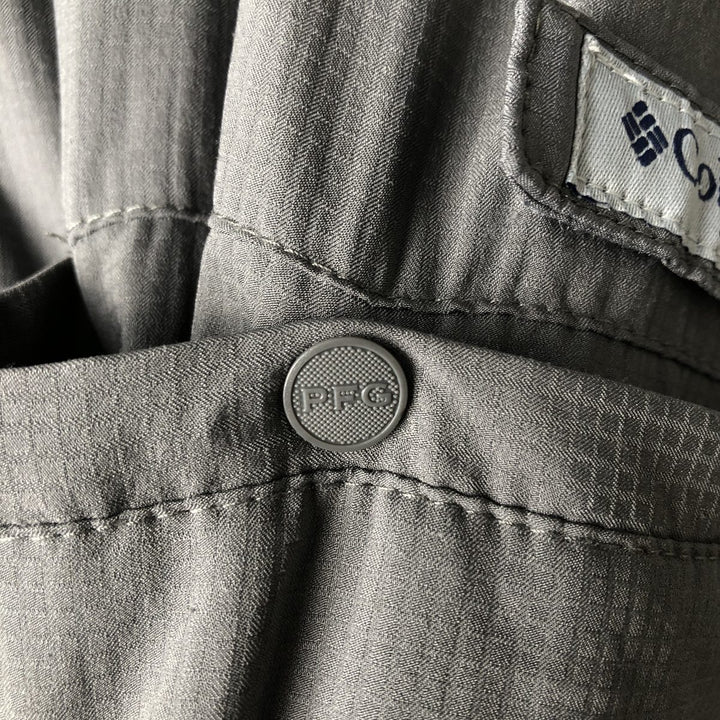 Columbia PFG Tamiami Omni-Shade Button-Down Short Sleeve Fishing Shirt, Men's Size L polyester gray type Vintage Second Hand