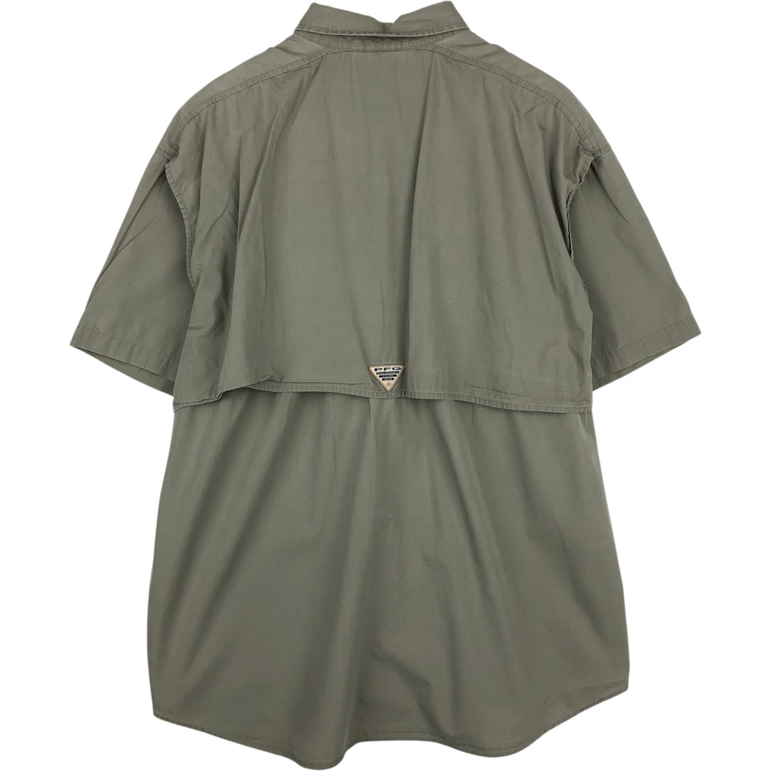Columbia Men's Short-Sleeve Fishing Shirt with Hidden Button-Down, Size XL (approx.) cotton Khaki type sage green Vintage Second Hand