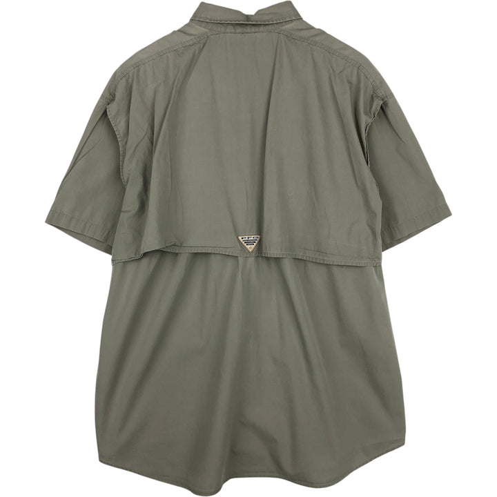 Columbia Men's Short-Sleeve Fishing Shirt with Hidden Button-Down, Size XL (approx.) cotton Khaki type sage green Vintage Second Hand