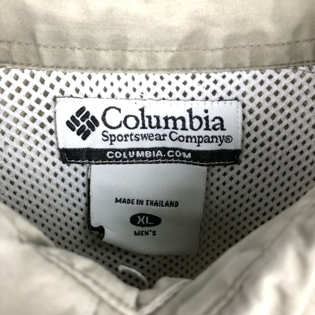 Columbia Men's Short-Sleeve Fishing Shirt with Hidden Button-Down, Size XL (approx.) cotton Khaki type sage green Vintage Second Hand