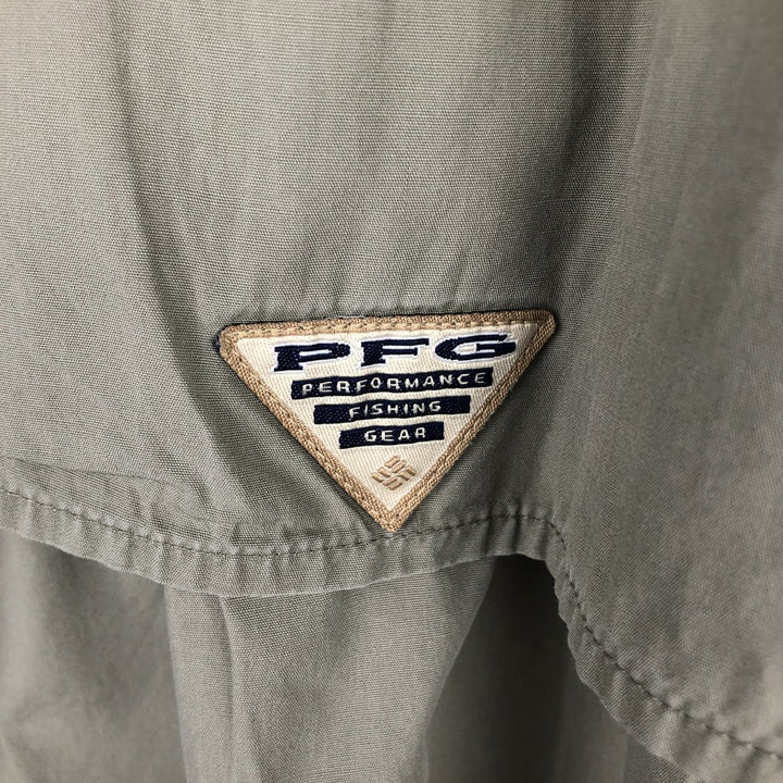 Columbia Men's Short-Sleeve Fishing Shirt with Hidden Button-Down, Size XL (approx.) cotton Khaki type sage green Vintage Second Hand