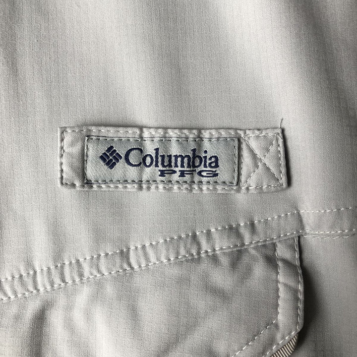 Columbia PFG OMNI-SHADE Omni-Shade Short-Sleeve Fishing Shirt with Hidden Button-Down, Men's Size M (approx.) polyester gray type Vintage Second Hand