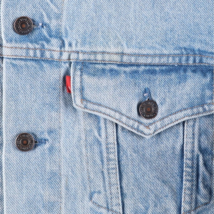 Levi's denim jacket, made in Canada, men's size M equivalent, vintage. unclear blue type Vintage Second Hand