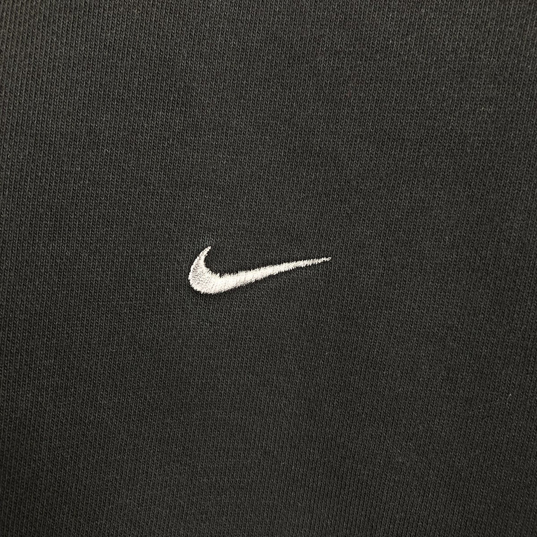 Nike One-Point Logo Sweatshirt, Men's Size Small cotton black type Vintage Second Hand