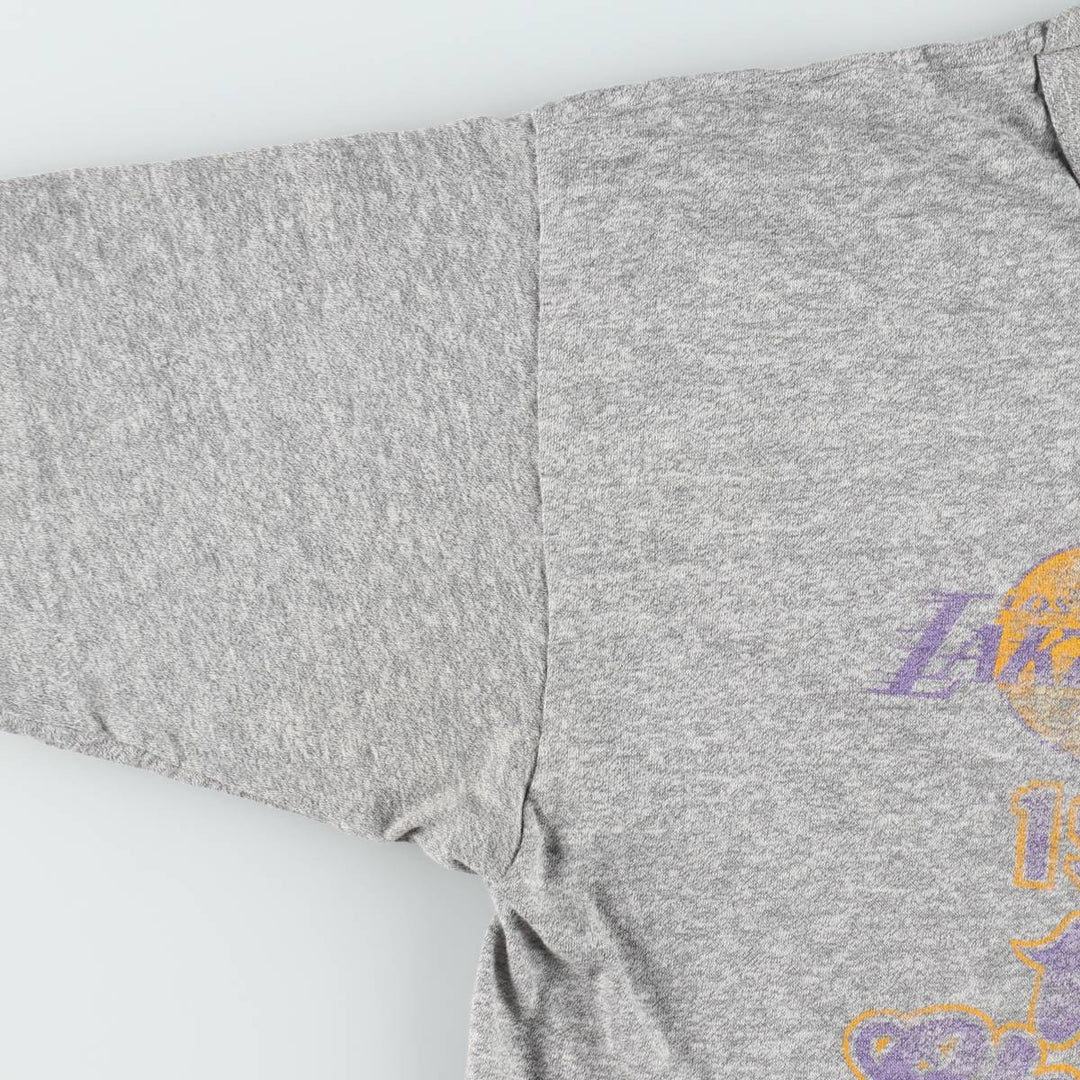 80'S TRENCH NBA Los Angeles Lakers Sports Print T-Shirt, Made in USA, Women's Size L (approx.), Vintage polyester gray type Vintage Second Hand