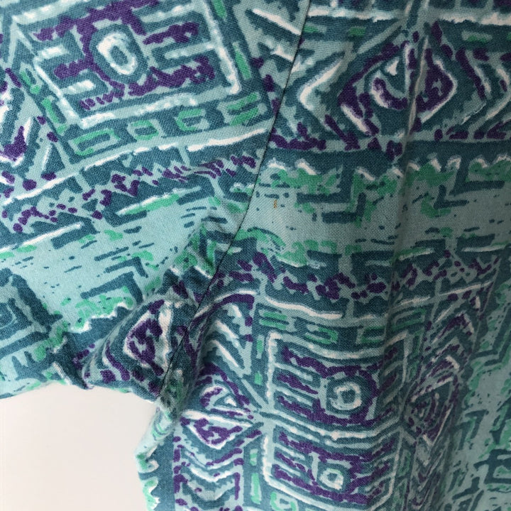 QUIKSILVER All-over print button-down Hawaiian Aloha shirt, boxy style, men's size L. cotton Emerald green Vintage Second Hand