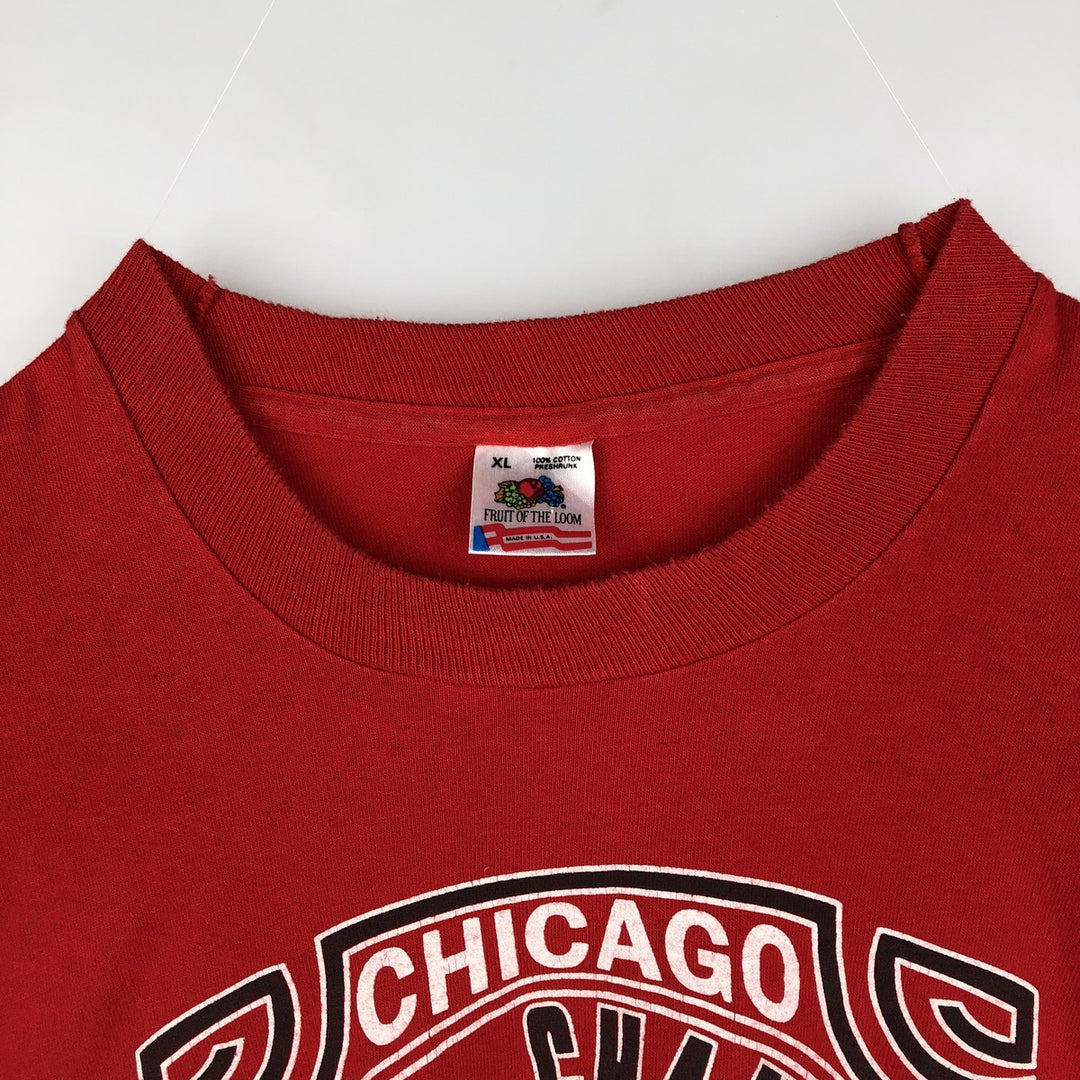 90'S Fruit of the Loom NBA Chicago Bulls Sports Print T-Shirt, Made in USA, Men's XL equivalent, Vintage cotton red type Vintage Second Hand