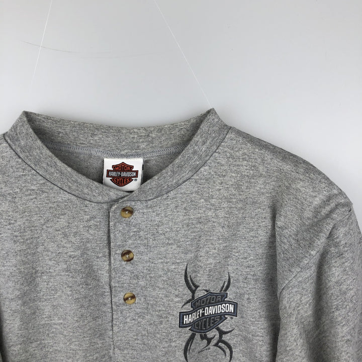 2000'S Harley-Davidson Pin-up Girl Henley Neck Motorcycle Long-Sleeve T-Shirt, Made in USA, Men's Size M (approx.) cotton gray type Vintage Second Hand