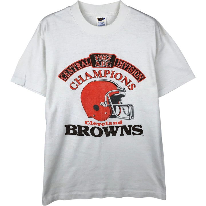 80'S Trench NFL Cleveland Browns sports print T-shirt, Made in USA, Men's size M equivalent, Vintage polyester white type Vintage Second Hand