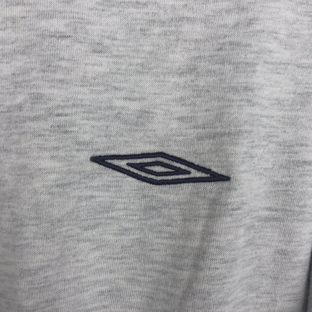 Umbro V-neck T-shirt with one-point logo, men's size S (approx.) polyester gray type Vintage Second Hand
