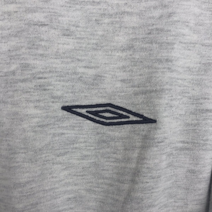 Umbro V-neck T-shirt with one-point logo, men's size S (approx.) polyester gray type Vintage Second Hand