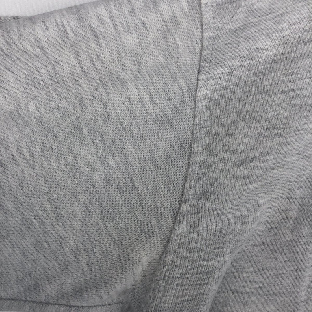 Umbro V-neck T-shirt with one-point logo, men's size S (approx.) polyester gray type Vintage Second Hand