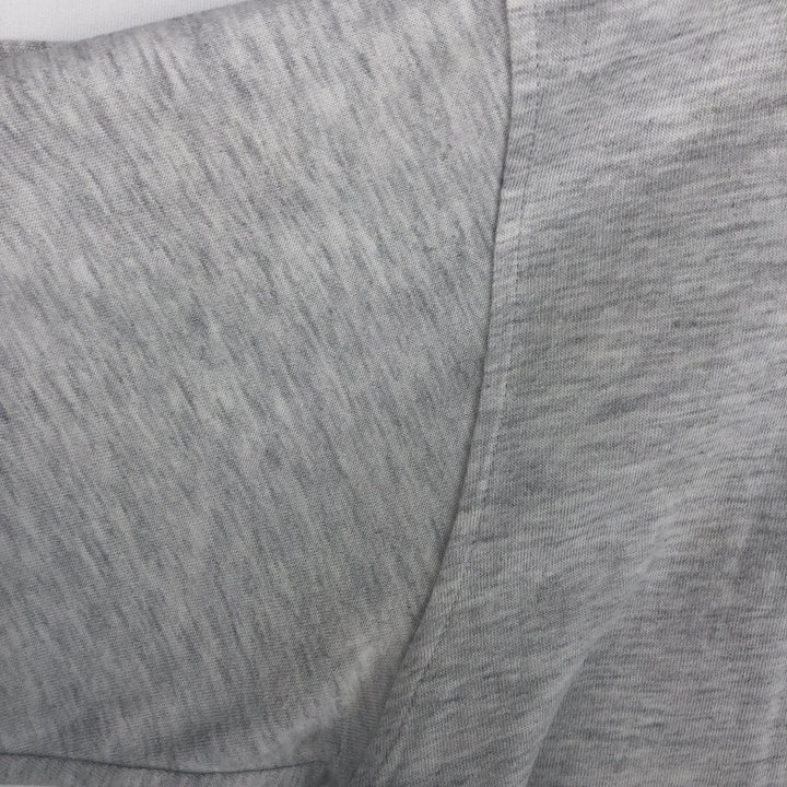 Umbro V-neck T-shirt with one-point logo, men's size S (approx.) polyester gray type Vintage Second Hand