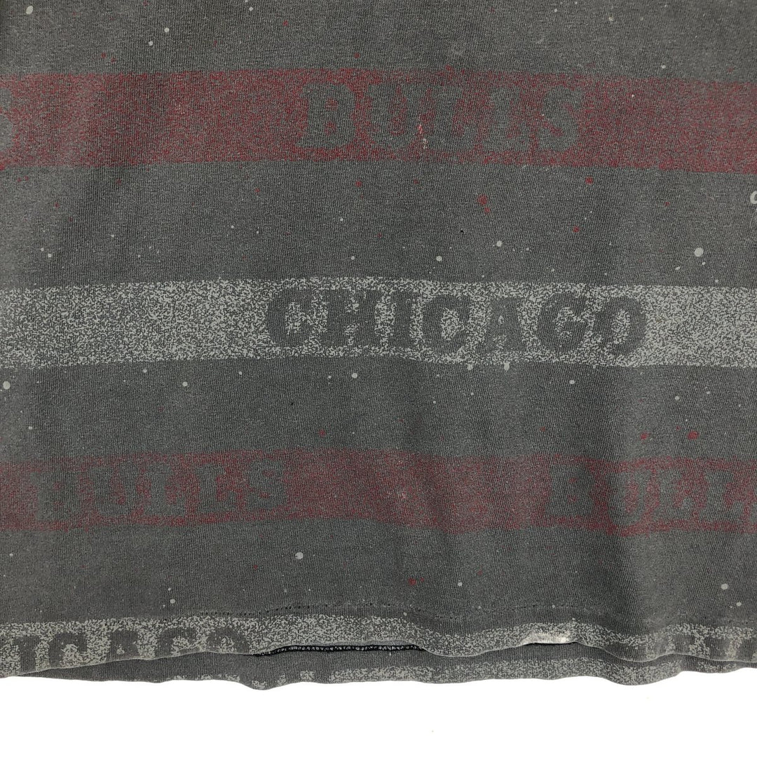 90'S SALEM SPORTSWEAR NBA Chicago Bulls sports print T-shirt, Made in USA, Men's size S equivalent, Vintage cotton gray type Vintage Second Hand