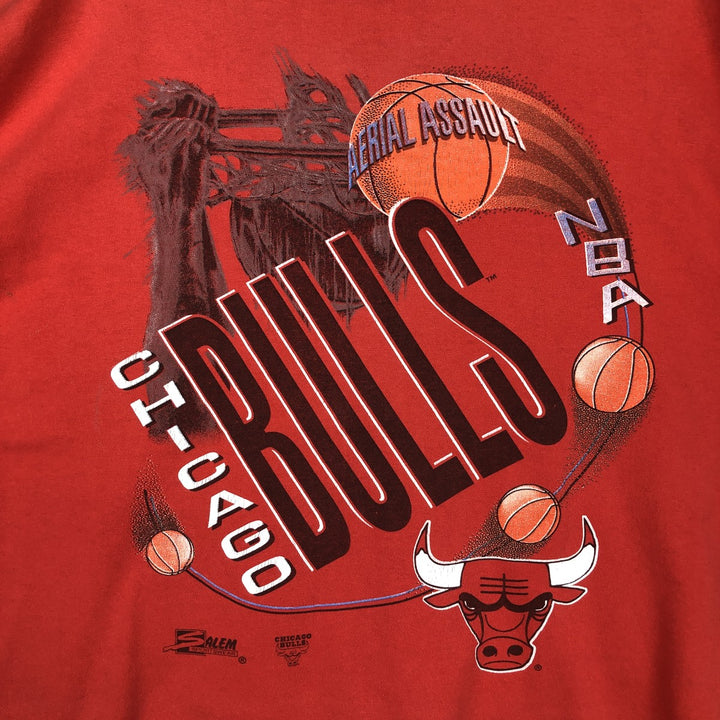 90'S SALEM SPORTSWEAR NBA Chicago Bulls sports print T-shirt, Made in USA, Men's XXL equivalent, Vintage cotton red type Vintage Second Hand