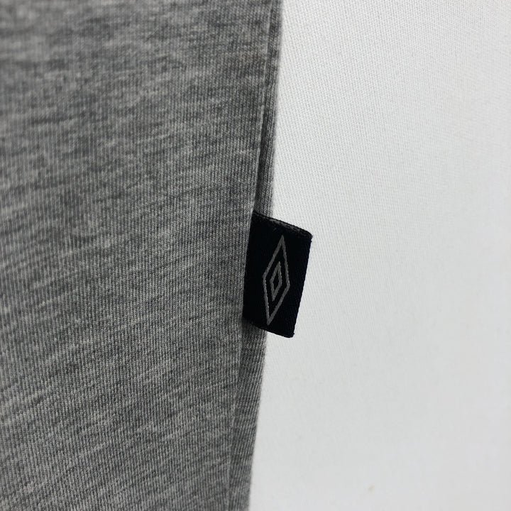 Umbro V-neck logo T-shirt, men's size S (approx.) unclear gray type Vintage Second Hand