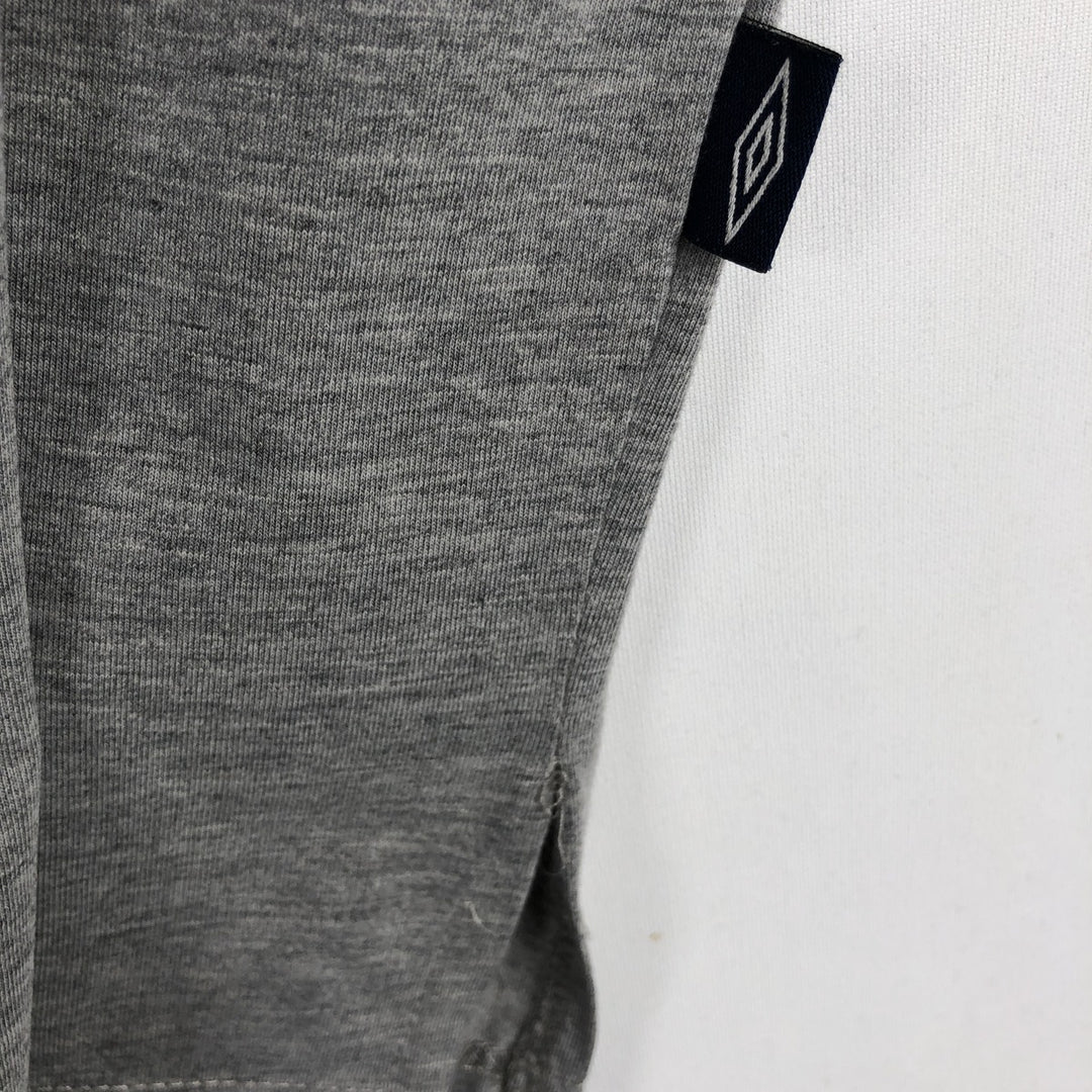 Umbro V-neck logo T-shirt, men's size S (approx.) unclear gray type Vintage Second Hand