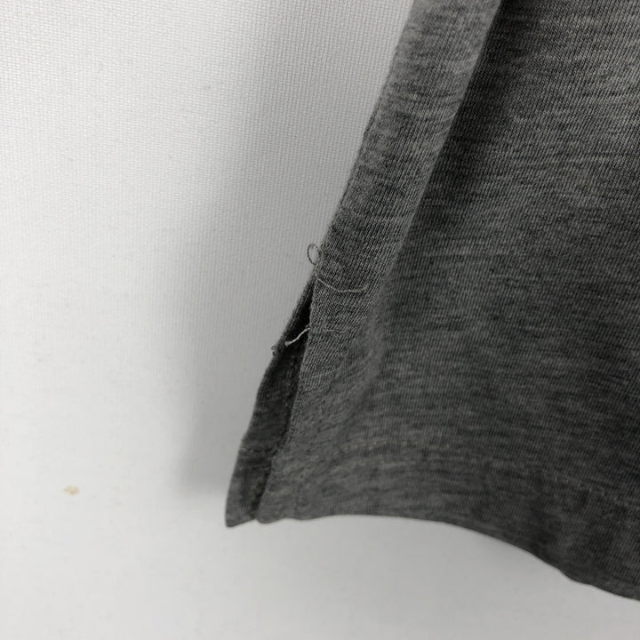 Umbro V-neck logo T-shirt, men's size S (approx.) unclear gray type Vintage Second Hand