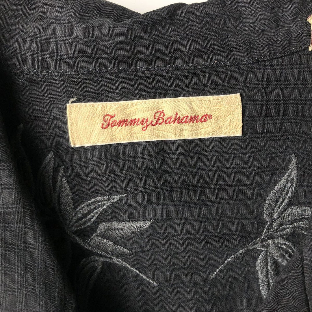 Tommy Bahama Check Pattern Short-Sleeve Open Collar Silk Shirt, Boxy Shirt, Men's Size M (approx.) silk black type Vintage Second Hand