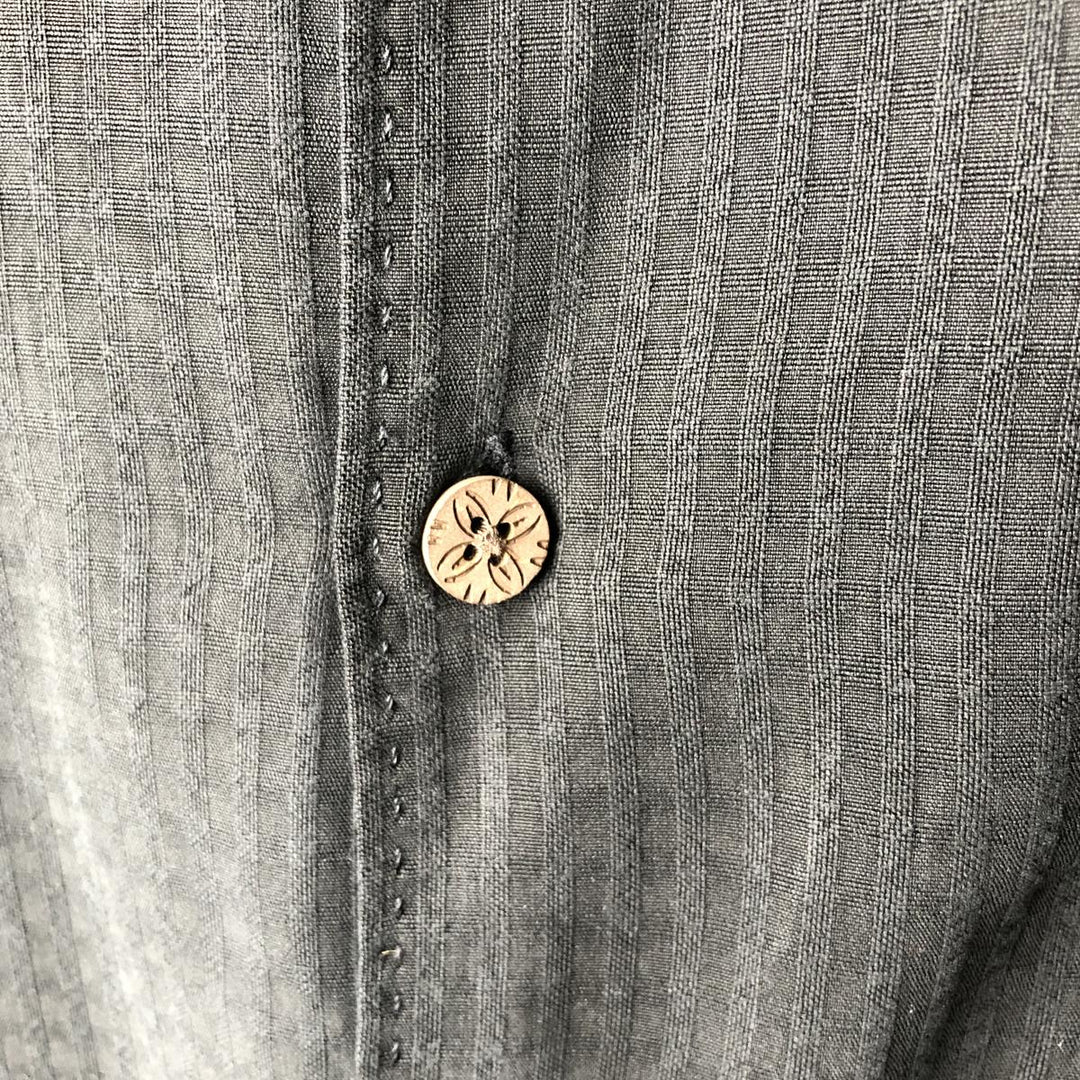 Tommy Bahama Check Pattern Short-Sleeve Open Collar Silk Shirt, Boxy Shirt, Men's Size M (approx.) silk black type Vintage Second Hand
