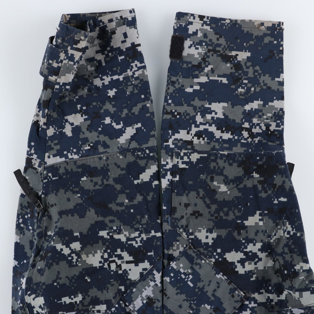 Genuine US Navy camouflage pattern NWU digital camo military Gore-Tex parka, made in USA, MEDIUM-LONG (equivalent to men's M). Nylon navy blue type Vintage Second Hand