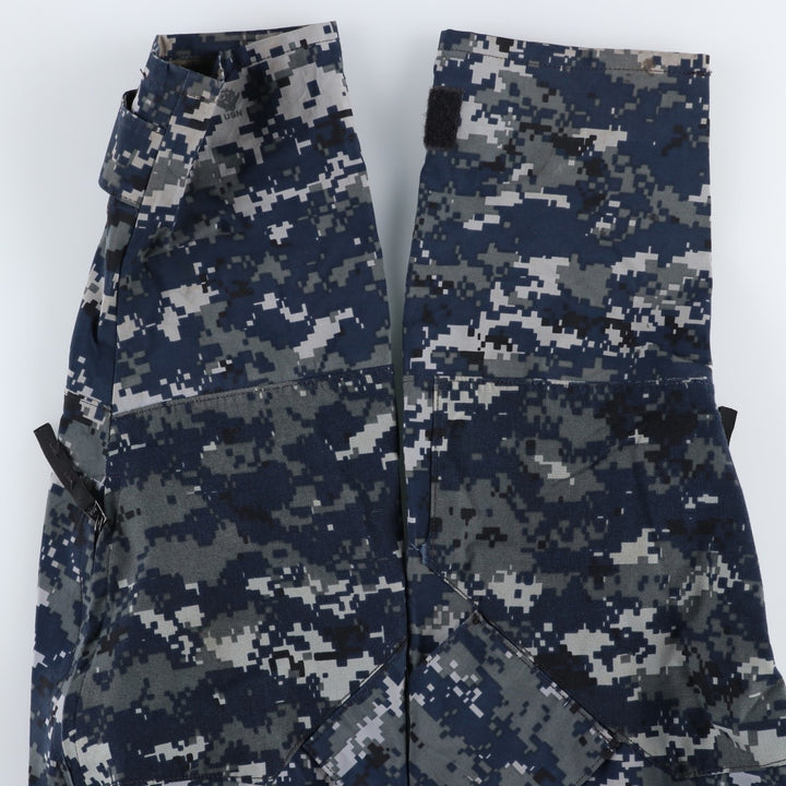 Genuine US Navy camouflage pattern NWU digital camo military Gore-Tex parka, made in USA, MEDIUM-LONG (equivalent to men's M). Nylon navy blue type Vintage Second Hand
