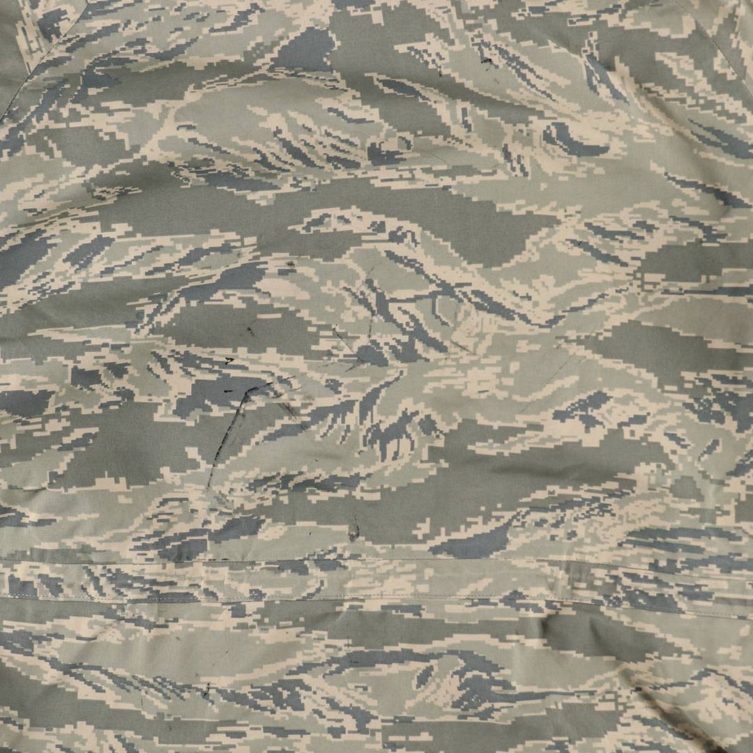 Authentic 2000'S US military camouflage pattern ABU Digital Tiger Camo military Gore-Tex parka, made in the USA, large regular size, equivalent to men's L. Nylon gray type Vintage Second Hand
